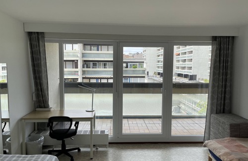 Oststadt Apartment | Inviting Apartment with Balcony near Hoepfner Castle