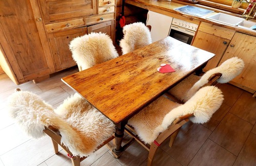 Klagenfurt-Wolfnitz Ski Chalet | Cozy Chalet in Klagenfurt with Hot Tub & Pet-Friendly Amenities