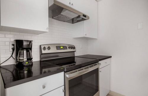 Back Bay Apartment | Elegant Back Bay 1BR with Rooftop & Gym near Prudential