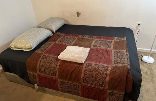 Medina Apartment | Nice Basement room in the house