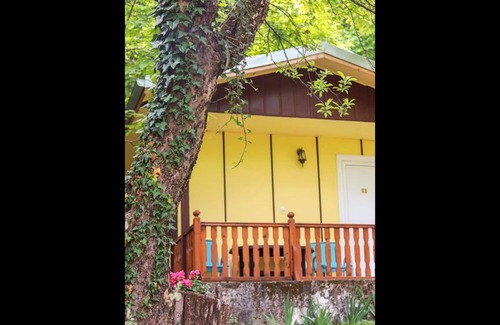 Kamena House | Cozy Bungalow in Petrich with Breakfast & Family Amenities