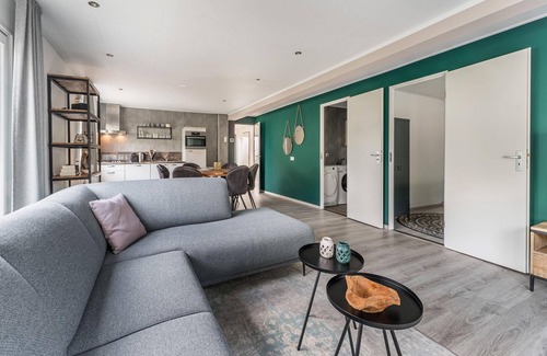Kaatsheuvel House | Relaxing Bungalow with Spa Near Efteling for Families