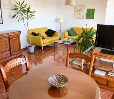 Huerta del Rey Vallellano Apartment | Elegant Central Flat with Breathtaking Views, Rated 9.2/10
