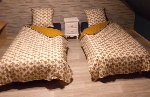 Saint-Marcouf House | Cozy Cottage with Ocean View, Steps from Historic Beaches