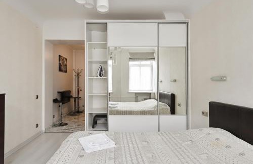 Grizinkalns Apartment | Budget-Friendly Apartment with Free Parking & Child Friendly