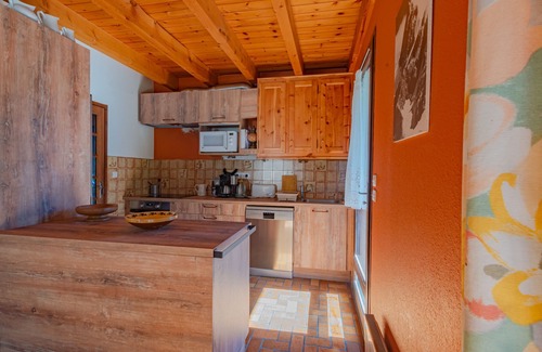 Abries Ski Chalet | Charming Country House in Queyras Alps with Pool & Breakfast