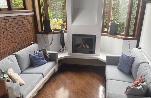 Campos do Jordao Cottage | Nice country house with built-in fireplace