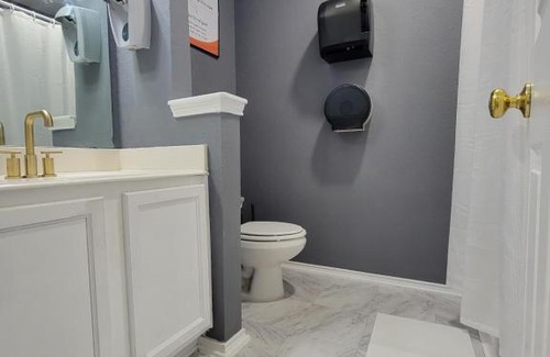 Grand Prairie House | Family-Friendly Guest Houses in Grand Prairie, TX