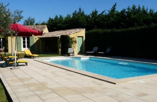 Mouries House | Ideal Family Retreat with Heated Pool in Mouries