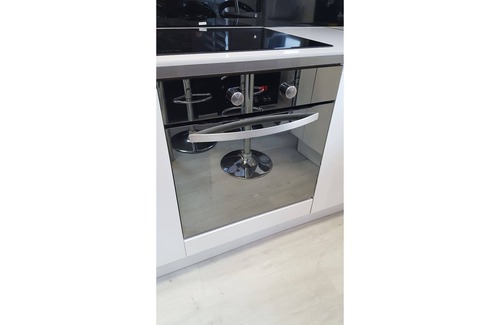 Suresnes Apartment | Cozy 2-Bedroom Flat Just 15 Mins from Paris-La Defense