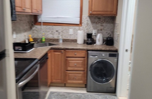 Levittown House | Cozy Retreat in a Peaceful Neighborhood - Your Home Away