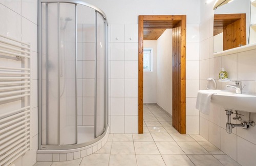 Ellmau Ski Chalet | Inviting Group Retreat with Sauna Near Ski Lifts & Bars