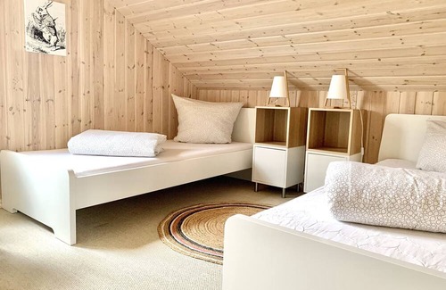 Dummer House | Ideal Holiday Home in Dümmer by the Lake with Ocean Views