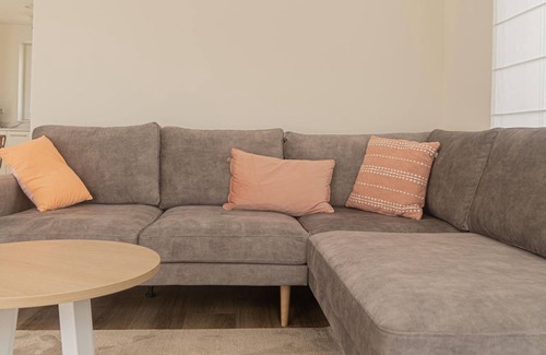 Municipality of Nissewaard House | Nice holiday home in Simonshaven with garden