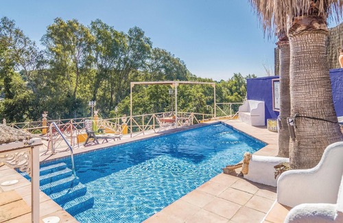 Hornachuelos House | Enjoy Breathtaking Views from Your Private Pool Retreat