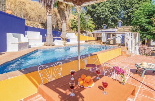 Hornachuelos House | Enjoy Breathtaking Views from Your Private Pool Retreat