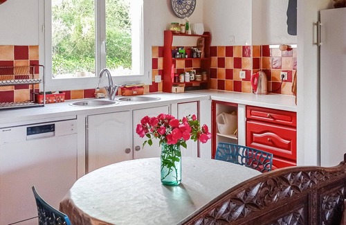 La Bastide-Clairence House | 3 Bedroom Retreat in La Bastide-Clairence with Spa & Breakfast