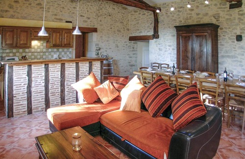 Saint-Meard-de-Gurcon House | Relaxing 6 Bedroom Retreat in Saint-Méard-de-Gurçon