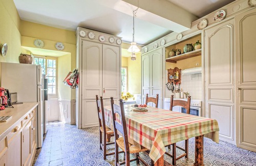 Saint-Martin-des-Combes House | Spacious 6-Bedroom Retreat in St Martin des Combes