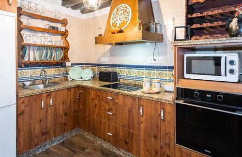 Castano del Robledo House | Experience Comfort in a Vacation Home with Whirlpool Spa