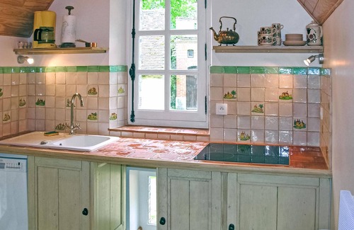 Conflans-sur-Anille House | Experience Historic Relaxation with Spa and Ocean Views