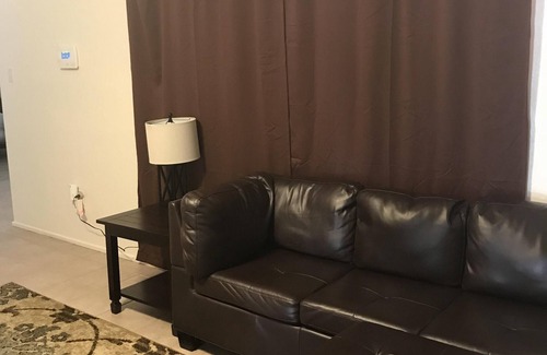 Carlsbad House | Ideal Family Retreat with Spa, Breakfast & Hot Tub