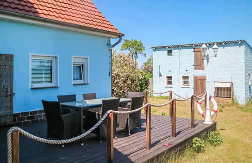 Alt Bukow House | Pet-Friendly 3 Bedroom Retreat with Lake Views in Alt Bukow