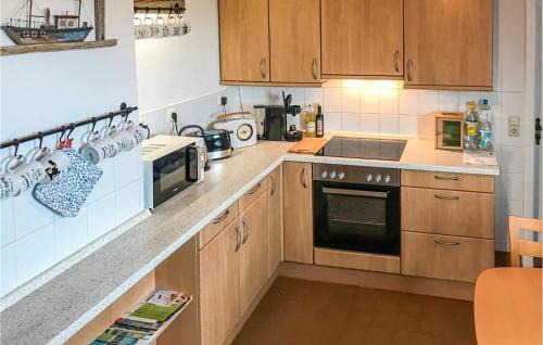 Alt Bukow House | Pet & Child Friendly Retreat in Alt Bukow with Kitchen