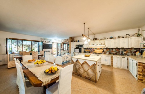 Arzachena House | Elegant Villa with Pool in Gallura's Heart