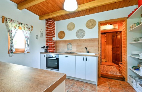 Pokupsko House | Cozy 1 Bedroom Escape in Augustanovec with Spa Amenities