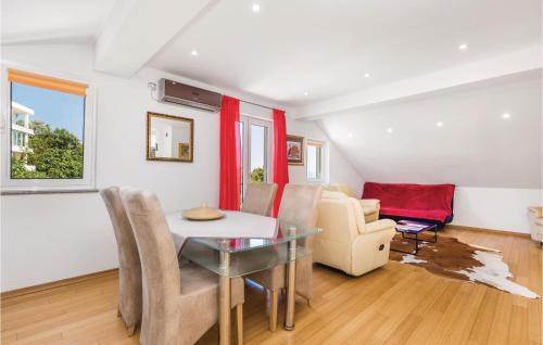 Bregi House | Beautiful Home in Bregi with WiFi and Pool Access