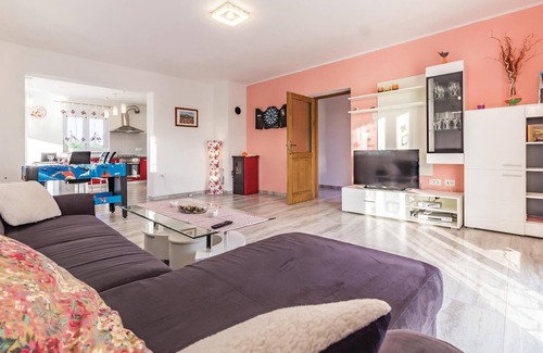 Butkovici House | Idyllic Vacation Home with Pool Near Vodnjan Village