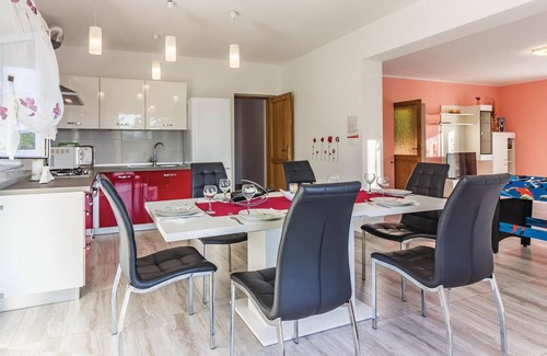 Butkovici House | Idyllic Vacation Home with Pool Near Vodnjan Village
