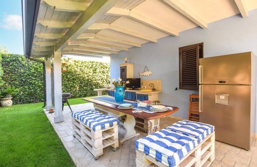 Casuzze House | Independent Villa Retreat in Sicily with Ocean Views