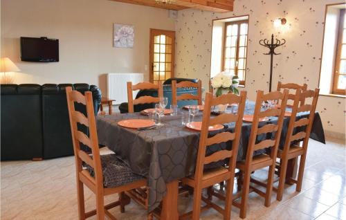 Canchy House | Cozy Home in Canchy with Kitchen - Child Friendly Stay