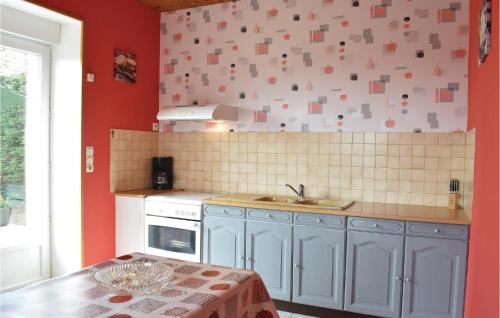 Canchy House | Cozy Home in Canchy with Kitchen - Child Friendly Stay