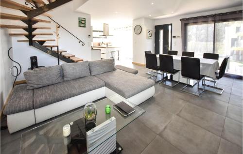 Colonzelle House | Cozy Getaway in Colonzelle with Pool and Free Wifi