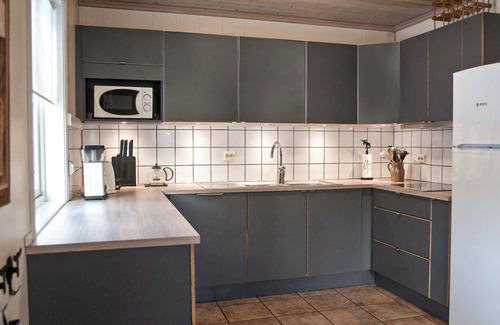 Øvre Ramse House | Top-Rated 5 Bedroom Accommodation in Dølemo with Pool