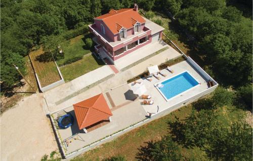 Koprivno House | Cozy Dugopolje Retreat with Kitchen and Pool Access