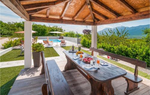 Koprivno House | Cozy Dugopolje Retreat with Kitchen and Pool Access