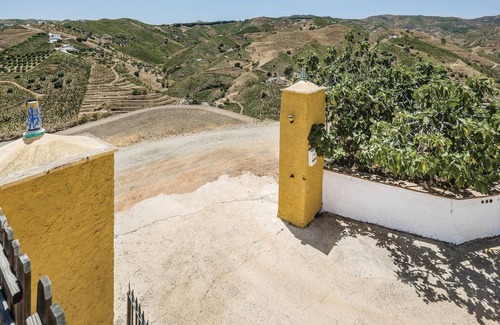 El Borge House | Rustic Cottage with Private Pool Surrounded by Nature