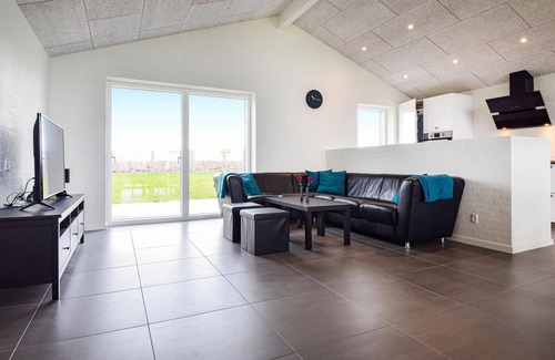 Bøjden House | Spacious 4 Bedroom Retreat with Oceanfront Views in Faaborg