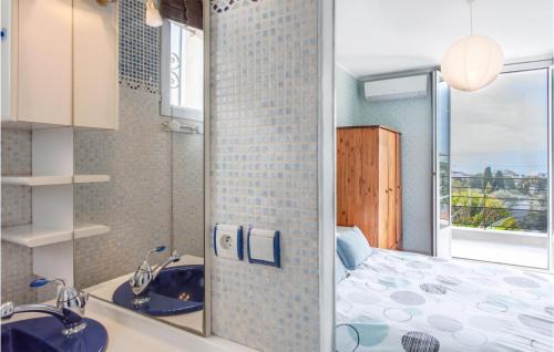 Saint-Laurent-du-Var House | Elegant 6-Bedroom Home with Pool in Saint-Laurent-Du-Var