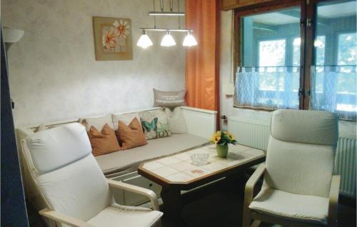 Guentersberge House | Inviting Retreat in Gntersberge with Sauna & Family-Friendly Perks