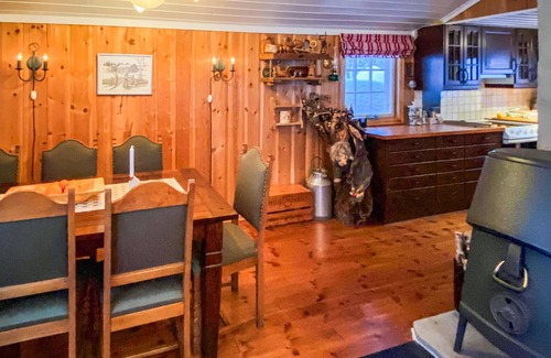 Kamben House | Inviting Vacation Home with Barbecue Hut in Secluded Setting