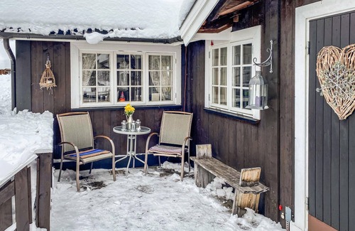 Kamben House | Inviting Vacation Home with Barbecue Hut in Secluded Setting