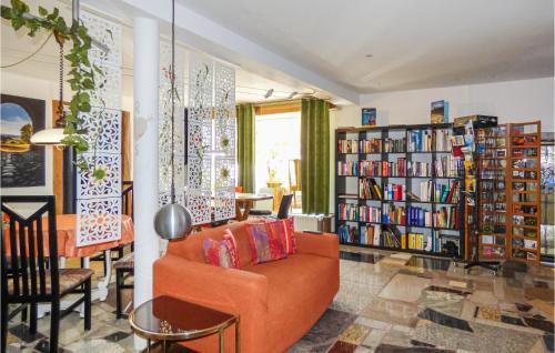 Randegg House | Cozy Home in Gottmadingen with WiFi for Family Fun