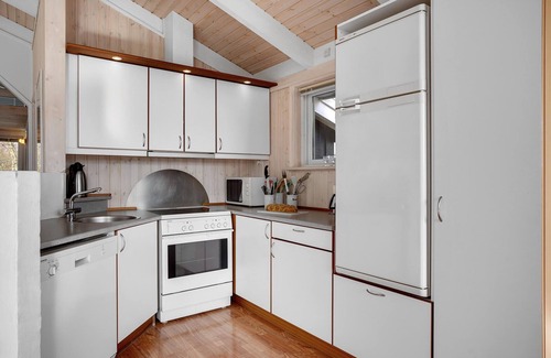 Grenaa House | Spacious 3-Bedroom Retreat with Oceanfront Views in Grenaa