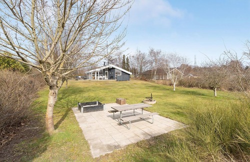 Grenaa House | Spacious 3-Bedroom Retreat with Oceanfront Views in Grenaa