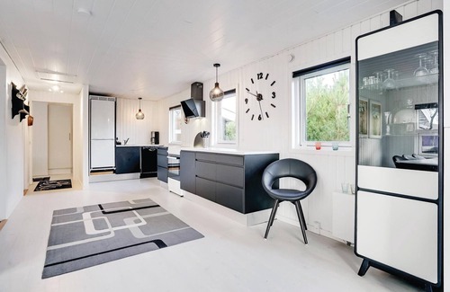 Henne Strand House | Charming Cottage with Ocean View & Spa, Rated 9/10